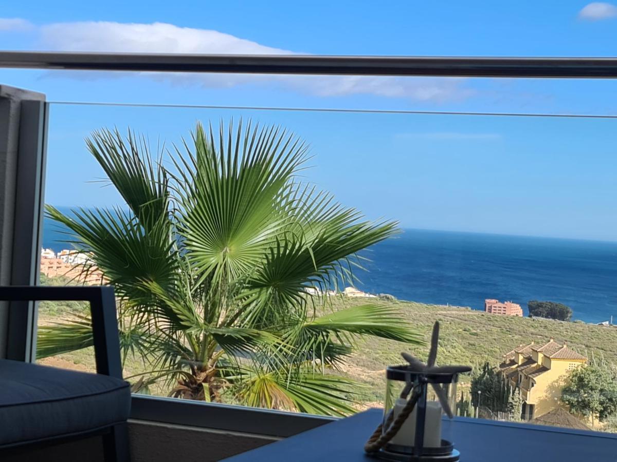 Seaside Serenity - Stylish Apartment With Spectacular Views Manilva Kültér fotó