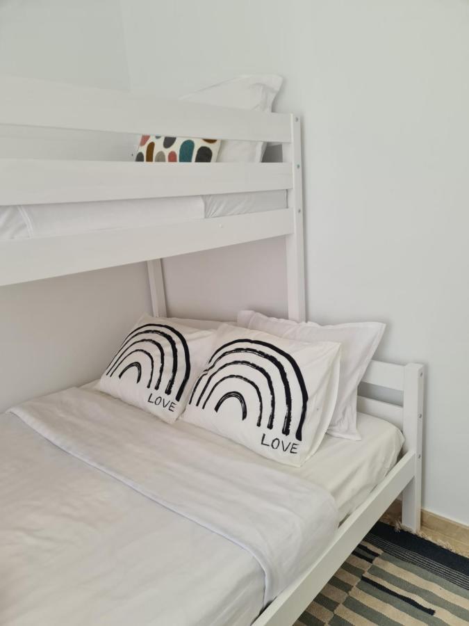 Seaside Serenity - Stylish Apartment With Spectacular Views Manilva Kültér fotó