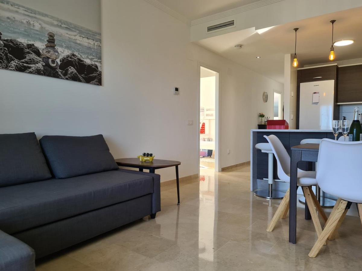 Seaside Serenity - Stylish Apartment With Spectacular Views Manilva Kültér fotó