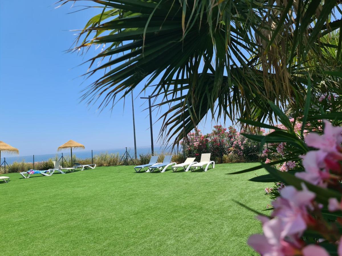 Seaside Serenity - Stylish Apartment With Spectacular Views Manilva Kültér fotó
