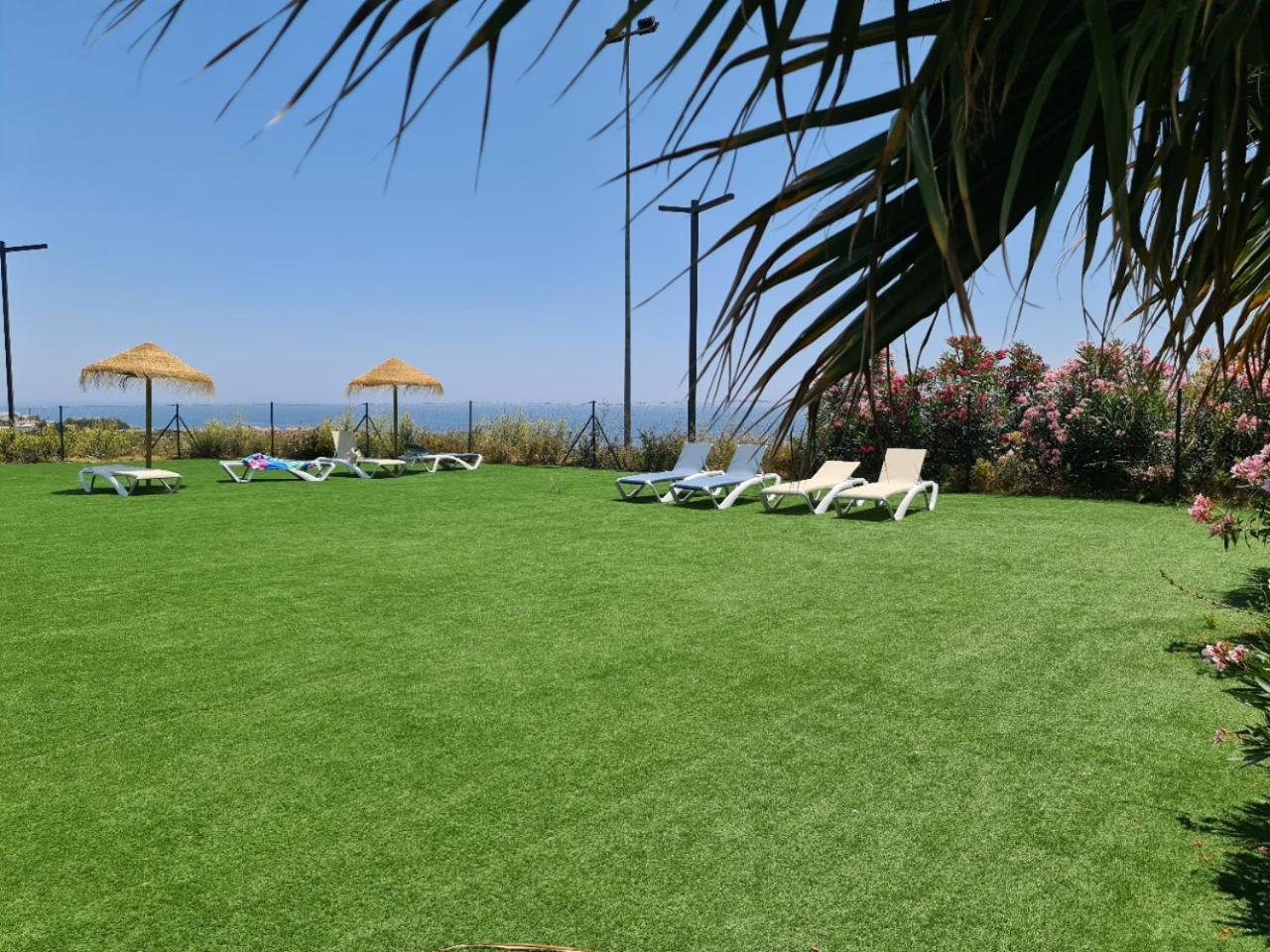 Seaside Serenity - Stylish Apartment With Spectacular Views Manilva Kültér fotó